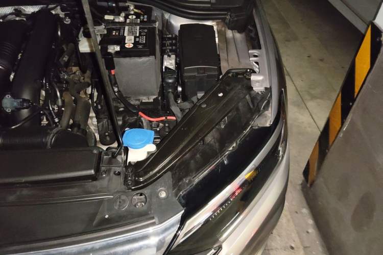 Used Volkswagen Sagitar 2021 280TSI DSG Luxury Smart Connectivity Edition Engine Bay Left