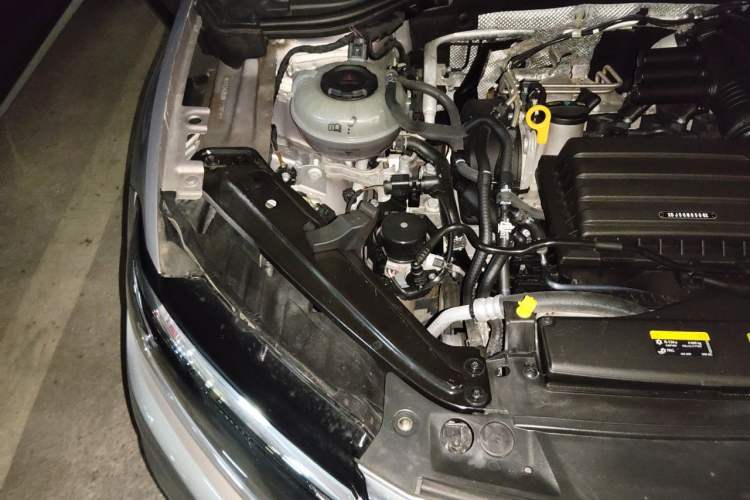 Used Volkswagen Sagitar 2021 280TSI DSG Luxury Smart Connectivity Edition Engine Bay Right