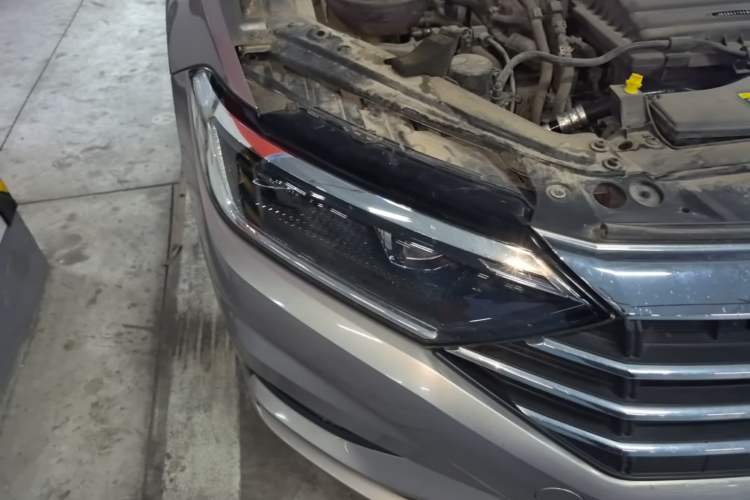 Used Volkswagen Sagitar 2021 280TSI DSG 30th Anniversary Edition Right Front Headlight
