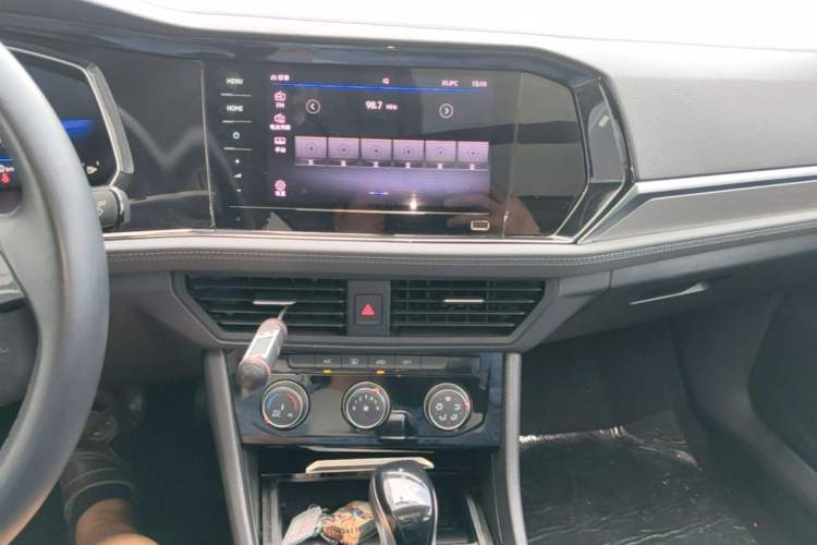 Used Volkswagen Sagitar 2021 200TSI DSG Comfort Connect Edition Audio And AC Panel
