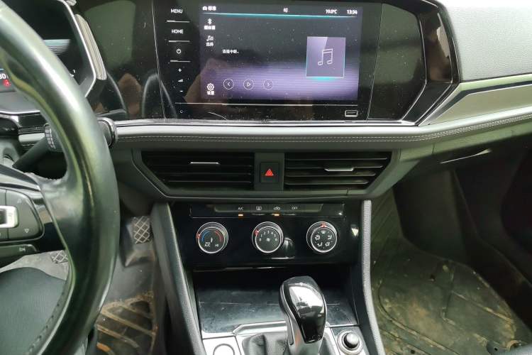 Used Volkswagen Sagitar 2021 280TSI DSG Comfort Connect Edition Audio And AC Panel