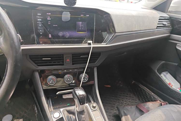 Used Volkswagen Sagitar 2021 280TSI DSG Comfort Connect Edition Audio And AC Panel