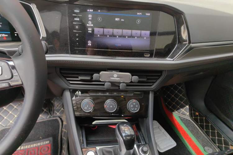 Used Volkswagen Sagitar 2021 200TSI DSG Excellence Edition Audio And AC Panel