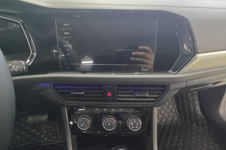 Used Volkswagen Sagitar 2021 280TSI DSG Comfort Connect Edition Audio And AC Panel