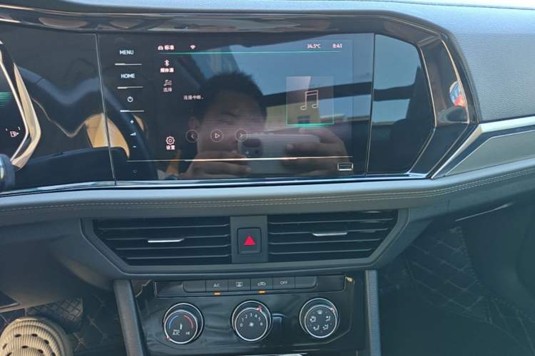 Used Volkswagen Sagitar 2021 280TSI DSG Comfort Connect Edition Audio And AC Panel