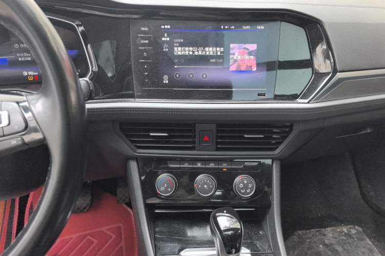 Used Volkswagen Sagitar 2021 280TSI DSG Comfort Connect Edition Audio And AC Panel