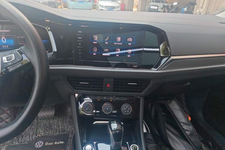 Used Volkswagen Sagitar 2021 200TSI DSG Excellence Edition Audio And AC Panel