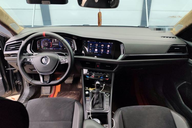 Used Volkswagen Sagitar 2021 280TSI DSG Luxury Smart Connectivity Edition Center Console