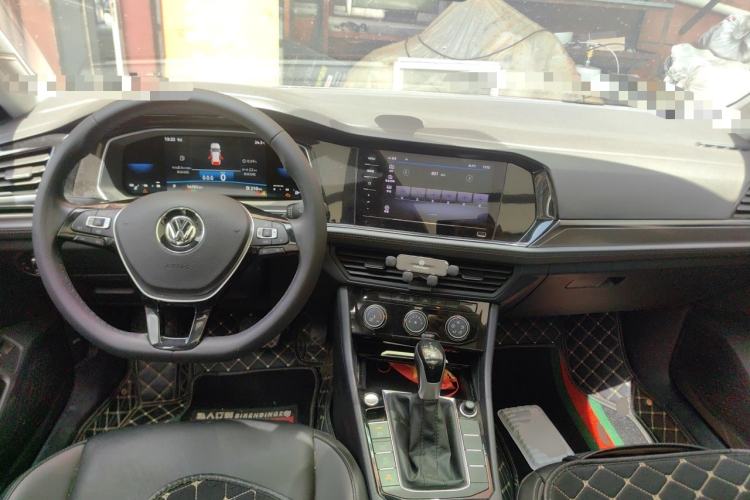 Used Volkswagen Sagitar 2021 200TSI DSG Excellence Edition Center Console