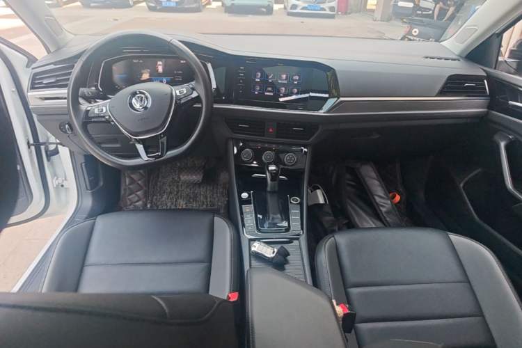 Used Volkswagen Sagitar 2021 200TSI DSG Excellence Edition Center Console