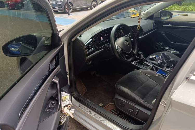 Used Volkswagen Sagitar 2021 280TSI DSG Luxury Smart Connectivity Edition Driver Seat