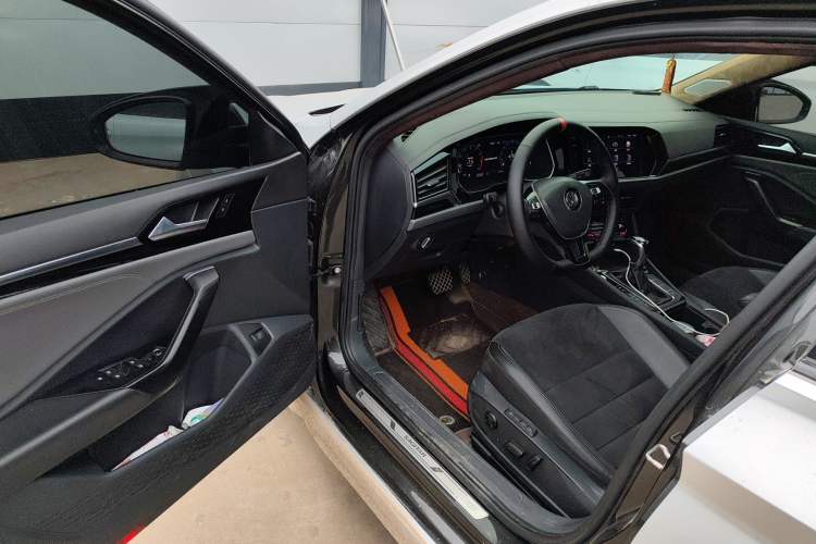 Used Volkswagen Sagitar 2021 280TSI DSG Luxury Smart Connectivity Edition Driver Seat