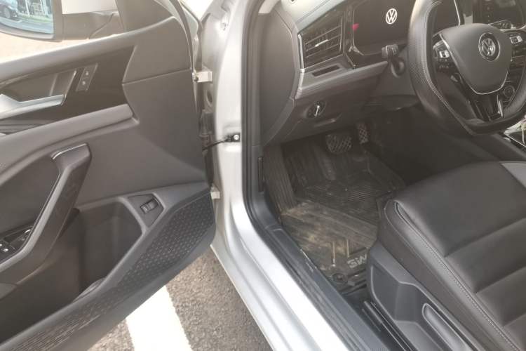 Used Volkswagen Sagitar 2021 280TSI DSG Comfort Connect Edition Driver Seat