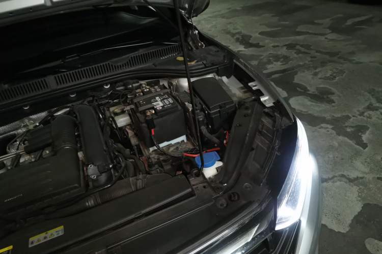 Used Volkswagen Sagitar 2021 280TSI DSG Excellence Edition Engine Bay Left