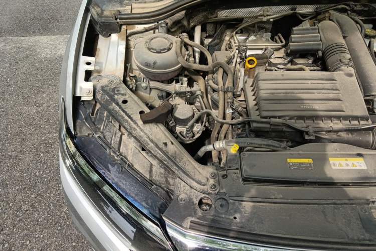 Used Volkswagen Sagitar 2021 280TSI DSG Luxury Smart Connectivity Edition Engine Bay Right
