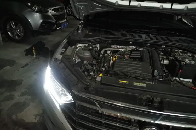 Used Volkswagen Sagitar 2021 280TSI DSG Excellence Edition Engine Bay Right