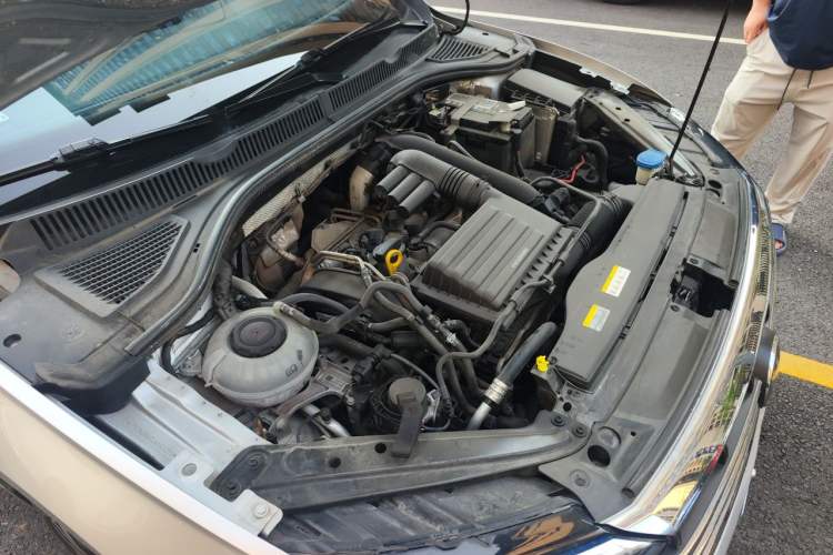Used Volkswagen Sagitar 2021 280TSI DSG Luxury Smart Connectivity Edition Engine Bay Right