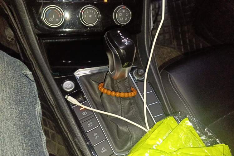 Used Volkswagen Sagitar 2021 280TSI DSG Excellence Edition Gear Lever