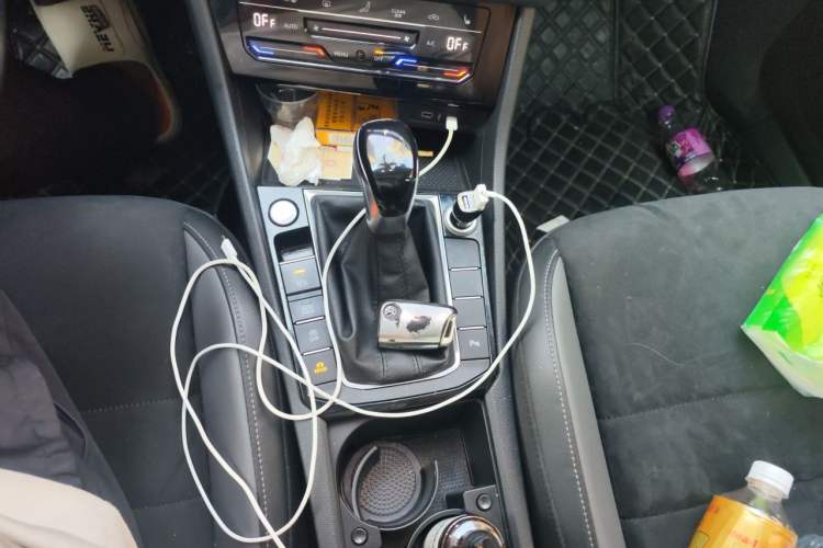 Used Volkswagen Sagitar 2021 280TSI DSG Luxury Smart Connectivity Edition Gear Lever