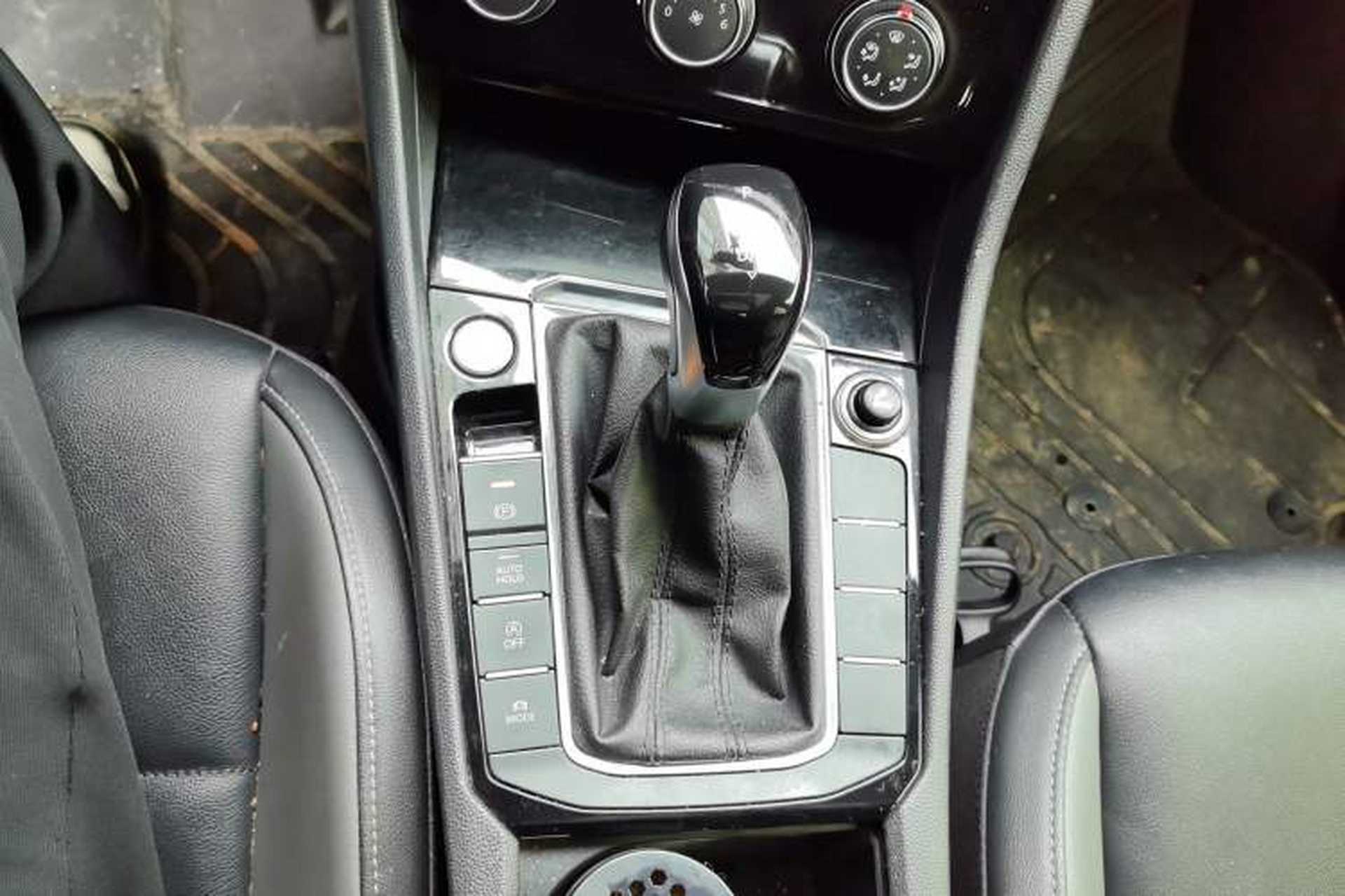 Used Volkswagen Sagitar 2021 280TSI DSG Comfort Connect Edition Gear Lever