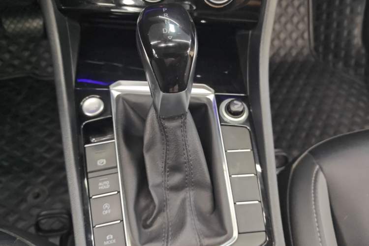 Used Volkswagen Sagitar 2021 280TSI DSG Comfort Connect Edition Gear Lever