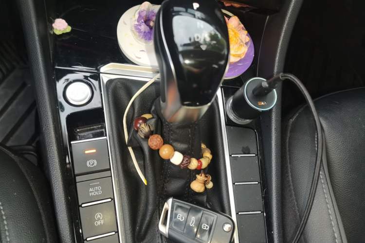 Used Volkswagen Sagitar 2021 280TSI DSG Comfort Connect Edition Gear Lever