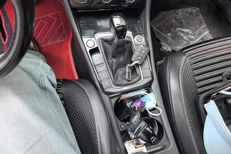Used Volkswagen Sagitar 2021 280TSI DSG Comfort Connect Edition Gear Lever