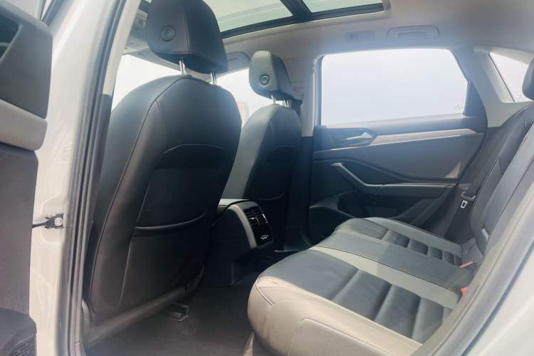 Used Volkswagen Sagitar 2021 280TSI DSG Comfort Connect Edition Interior 4