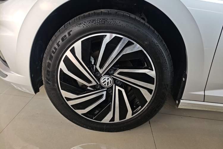Used Volkswagen Sagitar 2021 280TSI DSG Excellence Edition Left Front Wheel Hub