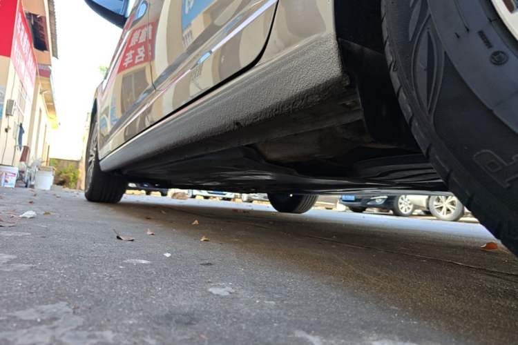 Used Volkswagen Sagitar 2021 280TSI DSG Comfort Connect Edition Left Side Sill