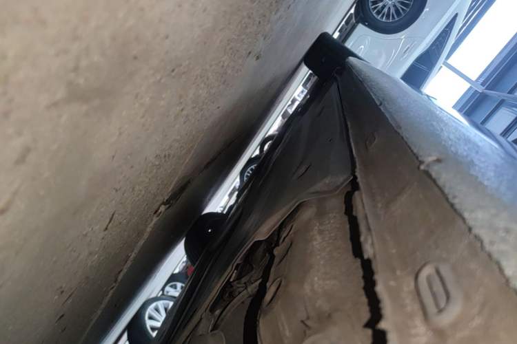 Used Volkswagen Sagitar 2021 280TSI DSG Luxury Smart Connectivity Edition Left Side Sill