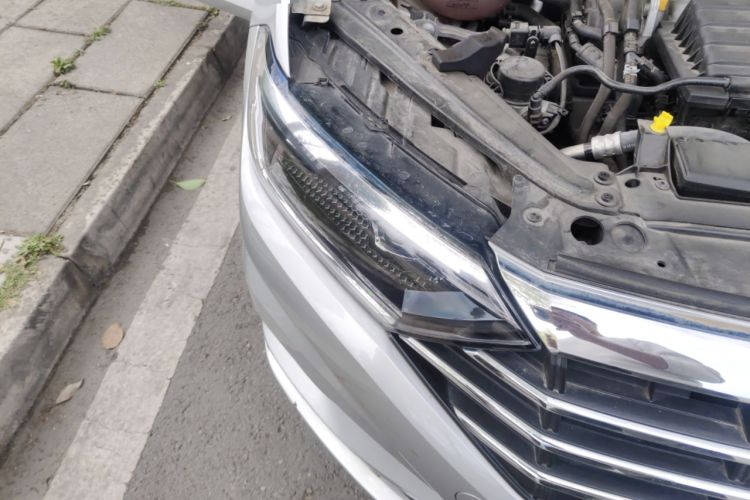 Used Volkswagen Sagitar 2021 280TSI DSG Comfort Connect Edition Right Front Headlight
