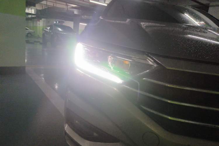 Used Volkswagen Sagitar 2021 280TSI DSG Excellence Edition Right Front Headlight
