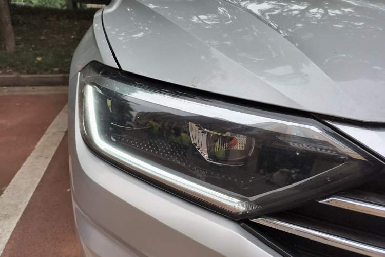 Used Volkswagen Sagitar 2021 280TSI DSG Comfort Connect Edition Right Front Headlight