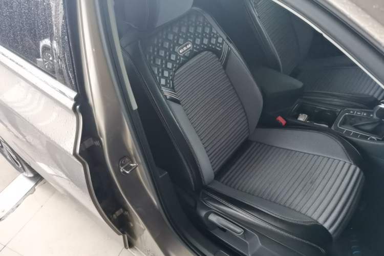 Used Volkswagen Sagitar 2021 280TSI DSG Excellence Edition Right Front Seat