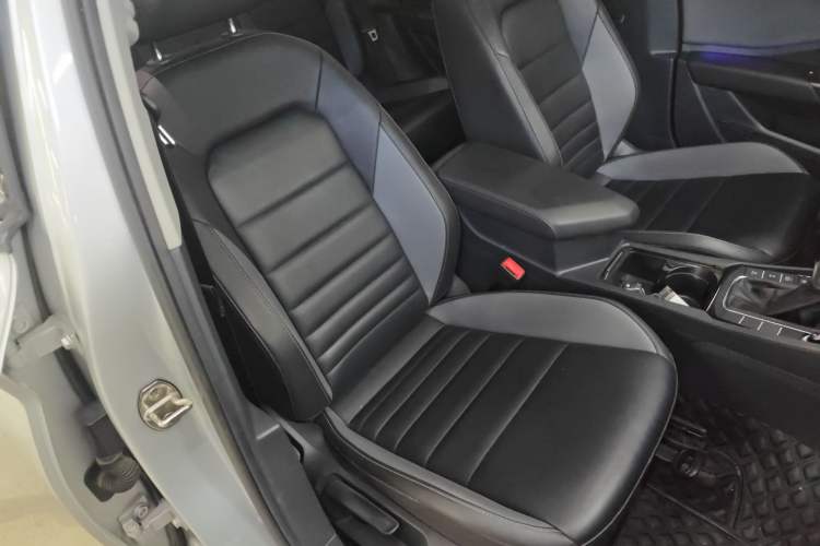 Used Volkswagen Sagitar 2021 280TSI DSG Comfort Connect Edition Right Front Seat