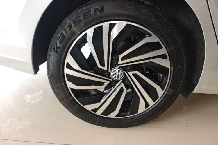 Used Volkswagen Sagitar 2021 280TSI DSG Excellence Edition Right Rear Wheel Hub