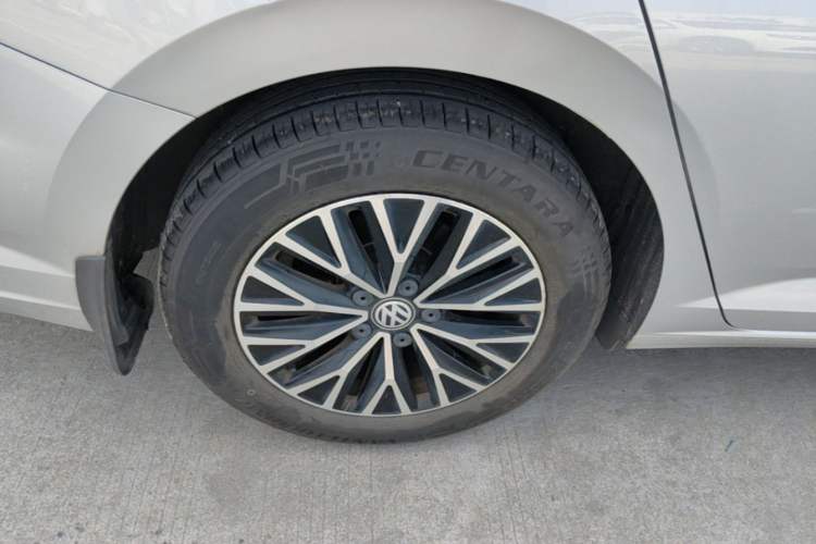 Used Volkswagen Sagitar 2021 200TSI DSG Comfort Connect Edition Right Rear Wheel Hub