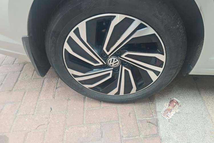 Used Volkswagen Sagitar 2021 200TSI DSG Excellence Edition Right Rear Wheel Hub