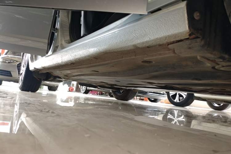 Used Volkswagen Sagitar 2021 280TSI DSG Excellence Edition Right Side Sill