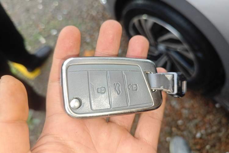Used Volkswagen Sagitar 2021 280TSI DSG Excellence Edition Vehicle Key