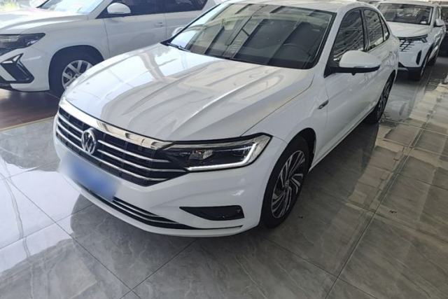 Ojetý Volkswagen Sagitar 2021 200TSI DSG Excellence Edition