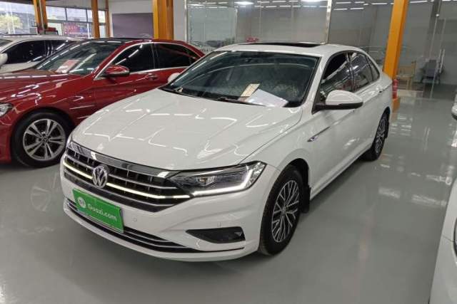 Ojetý Volkswagen Sagitar 2021 200TSI DSG Comfort Connect Edition