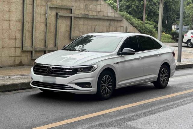 Ojetý Volkswagen Sagitar 2021 280TSI DSG Comfort Connect Edition