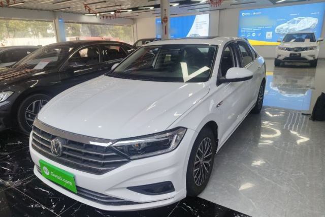 Ojetý Volkswagen Sagitar 2021 280TSI DSG Comfort Connect Edition
