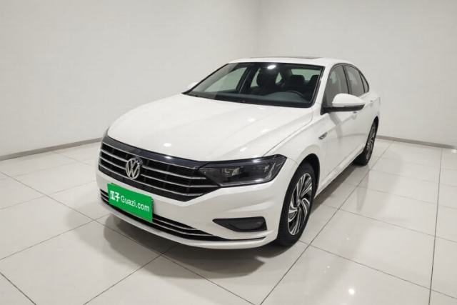 Ojetý Volkswagen Sagitar 2021 200TSI DSG Excellence Edition