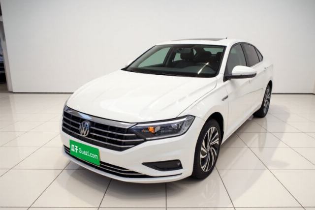 Ojetý Volkswagen Sagitar 2021 280TSI DSG Excellence Edition