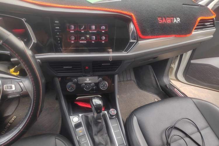 Used Volkswagen Sagitar 2021 200TSI DSG Excellence Edition Audio And AC Panel