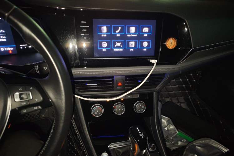 Used Volkswagen Sagitar 2021 280TSI DSG Excellence Edition Audio And AC Panel