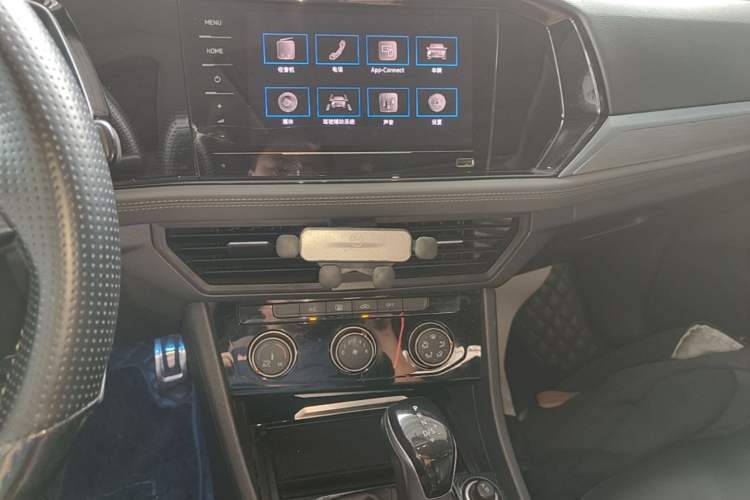 Used Volkswagen Sagitar 2021 280TSI DSG Excellence Edition Audio And AC Panel